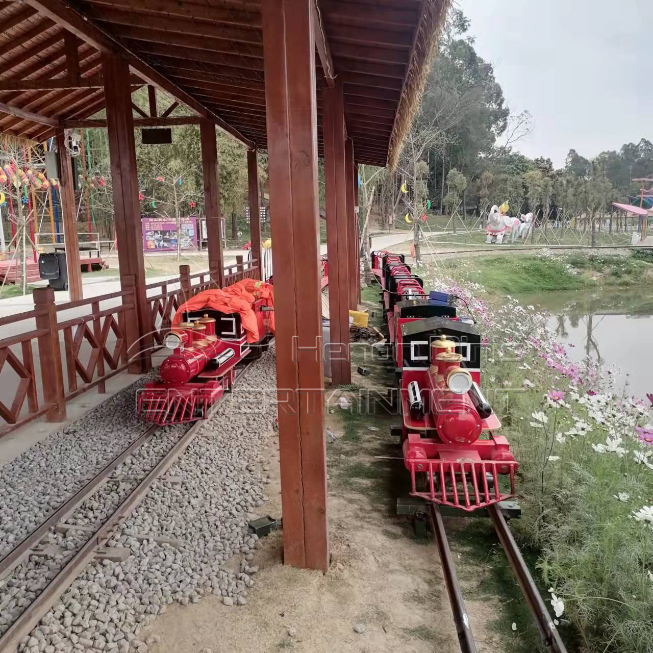 Why is mini track train so popular?
